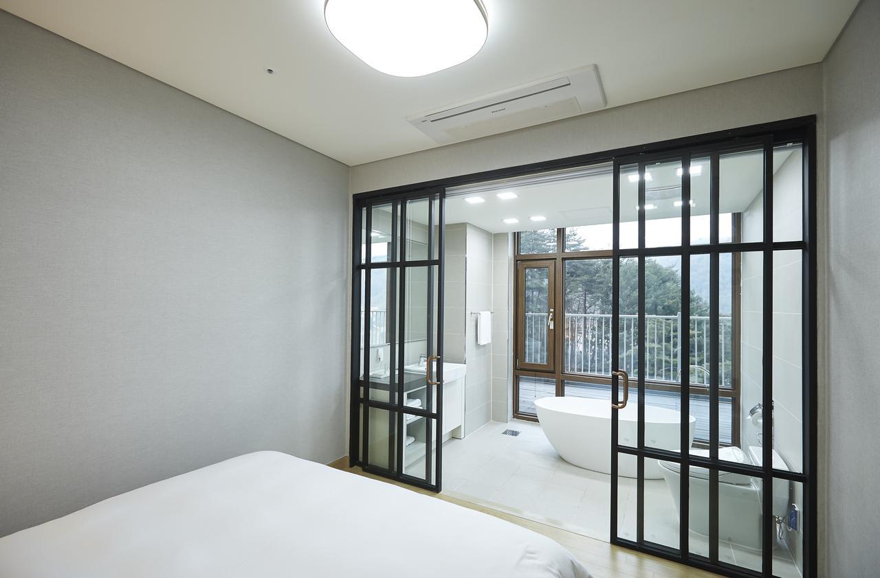 Pyeongchang The White Hotel Exteriér fotografie